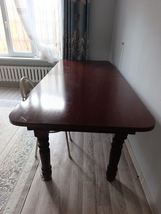 Стол деревянный, и боллер