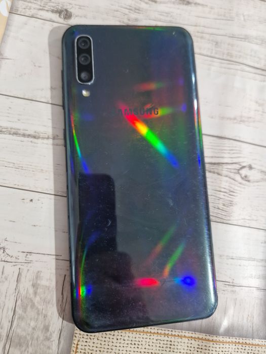 Vnd samsung a50 funcțional ân stare bună