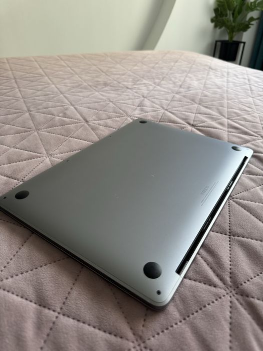 MacBook Pro M1 2020 13" Touchbar | 256GB Stocare | 8GB RAM