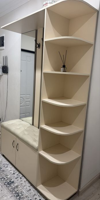 Прихожая с зеркалом