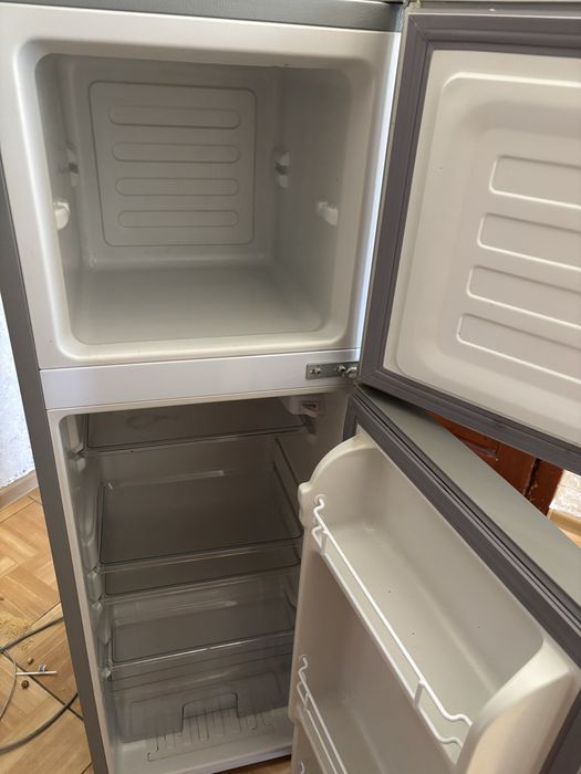 Холодильник не большой