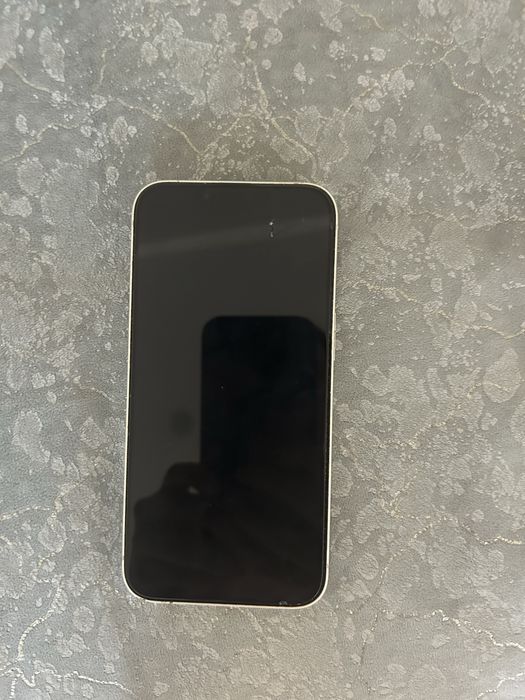 IPhone 13 белый б/у