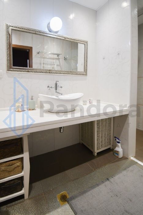 Тристаен ап. жк. Хладилника