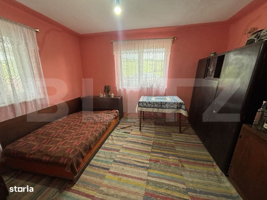 Casa de vanzare, cu o suprafata de 16 ari de teren - Crasna, Zalau