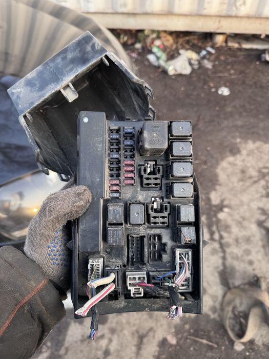 Запчасти на Nissan Skyline v35