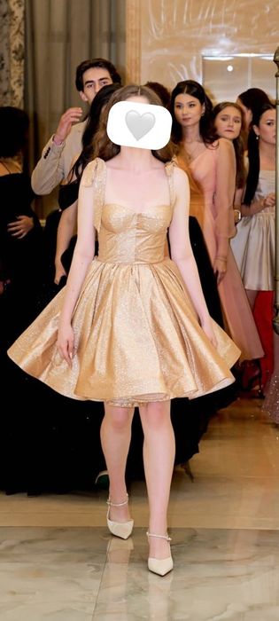 Вечернее платье  на брительках