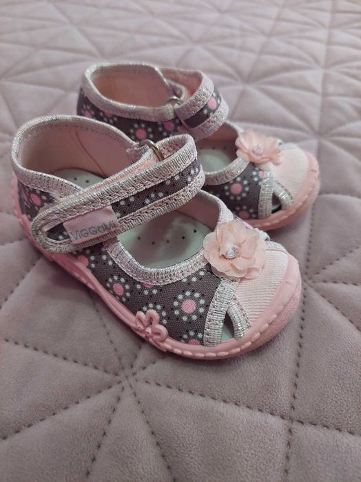 Детски пантофи в розово