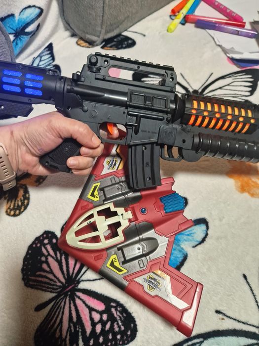 Jucarii mitraliera si avion