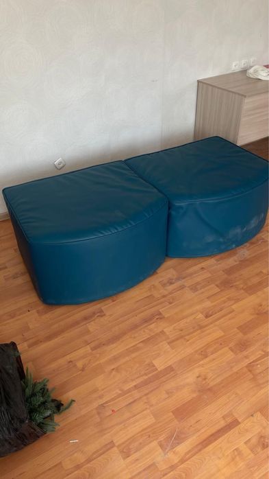 Продам пуфы в офис
