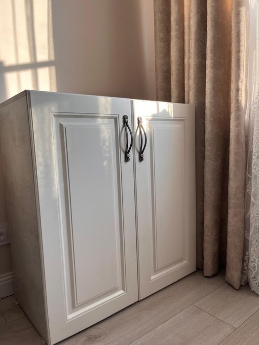 Шкафчик Egger белый