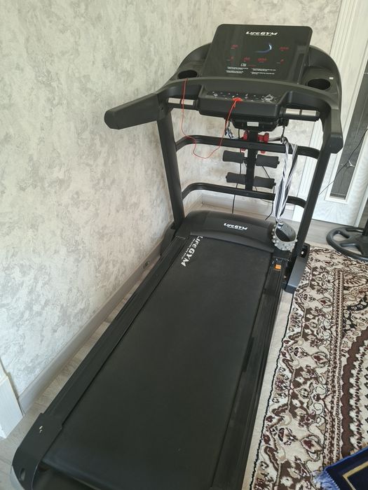 Беговая дорожка Life Gym LGM-601