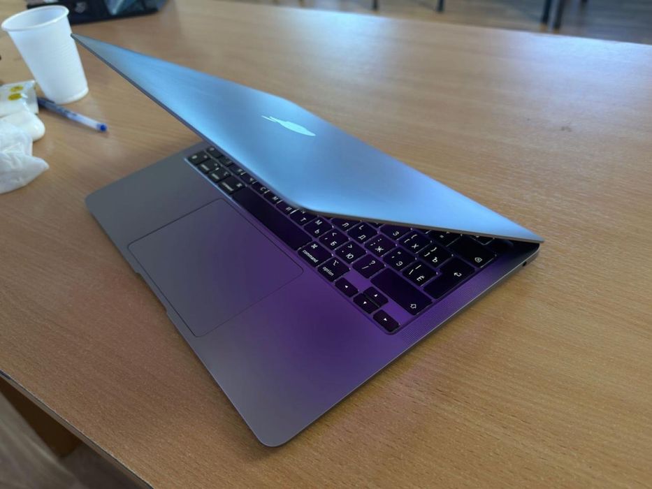 Продам Mac Air m1 2020