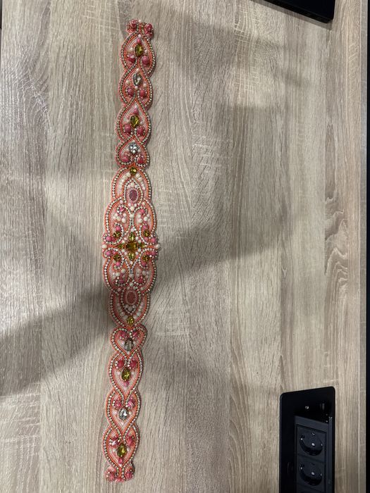 Саукеле, диадема, два браслета, пояс, ожерелье.