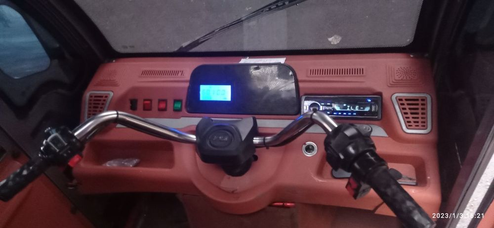 Elektronika matarol sotiladi 5ta 52lik akumlatir