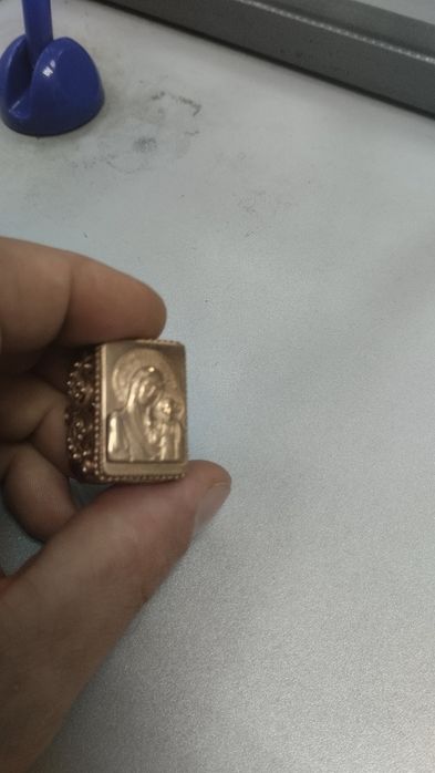 Продам печатку золотую