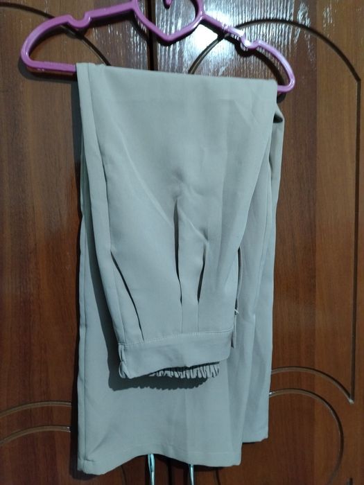 Ayollar uchun Kastyum shim