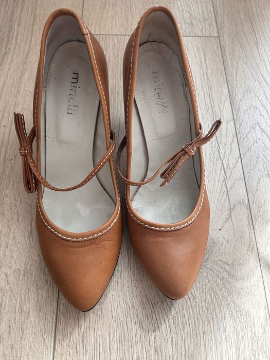Pantofi piele camel Minelli