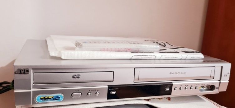JVC combo video DVD nou