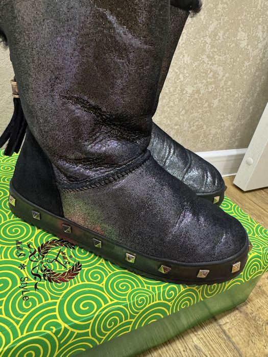 Продам угги очень теплые