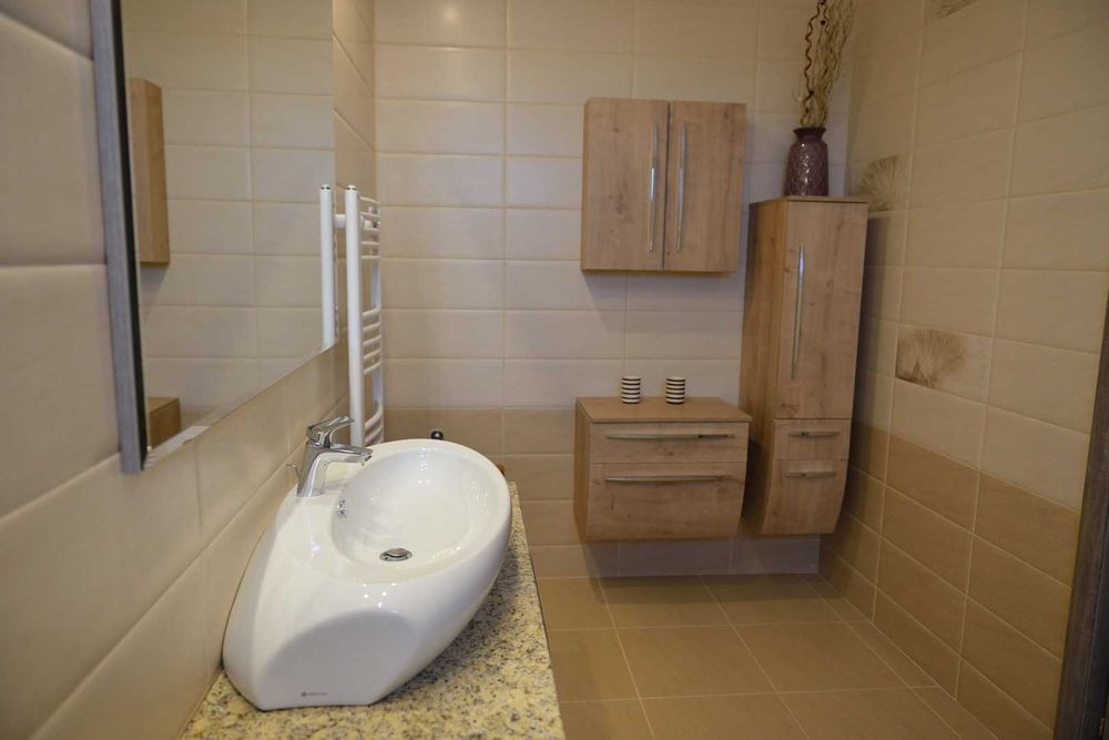 Proprietar inchiriez vila de lux 240 mp in cartierul Padurea Baneasa