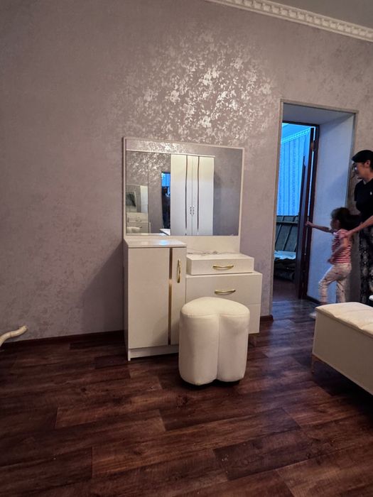 Продается спальный гарнитур срочно