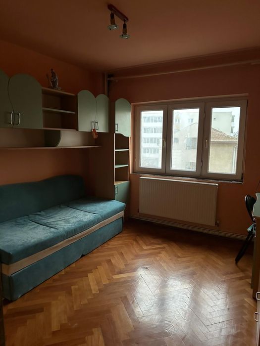 Apartament 2 camere ultra central deasupra  la cec