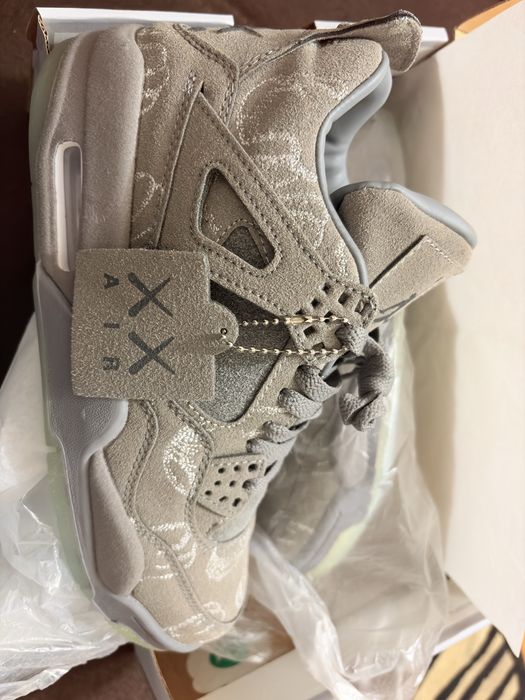Vand Nike Air Jordan 4 Retro Kaws