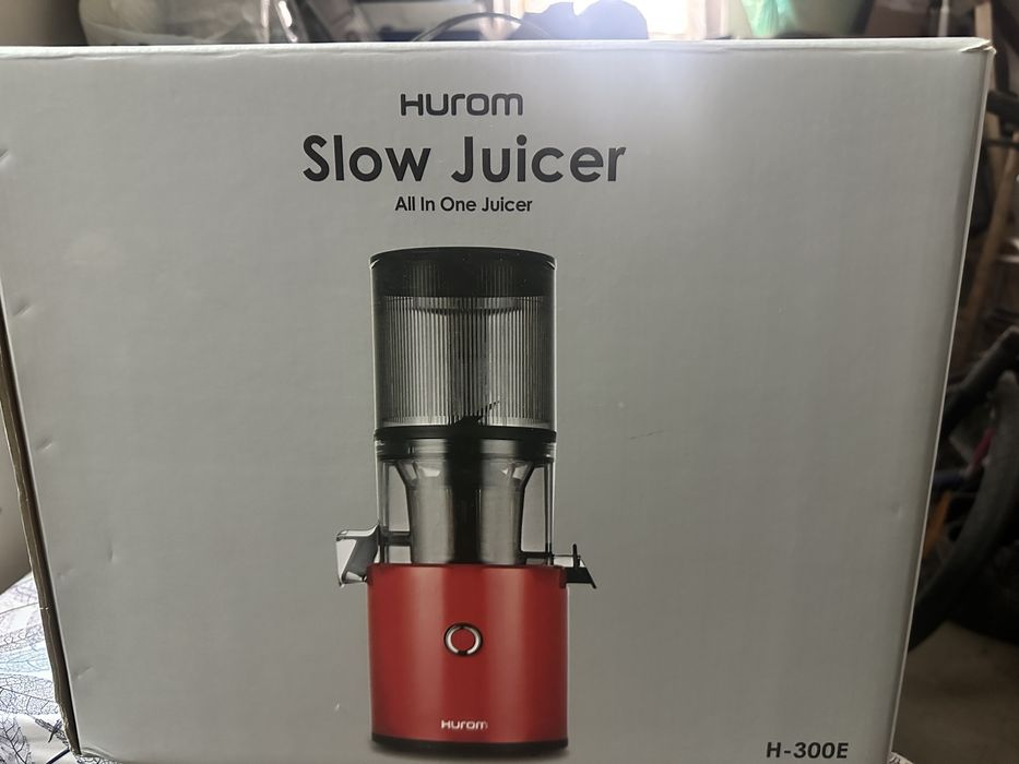 Hurom H 300 utilizat foarte putin ,doar cateva sucuri la diversificarea pentru copil.
