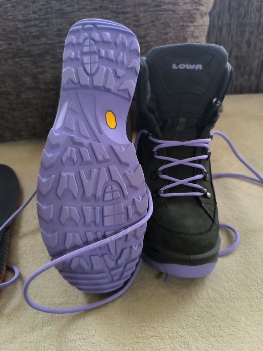 Ghete munte 44.5 Lowa Renegate GTX Miid Gore-Tex. Echipament munte.