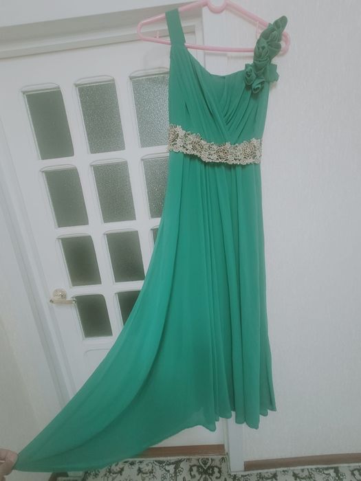 Зелёная вечерное платье