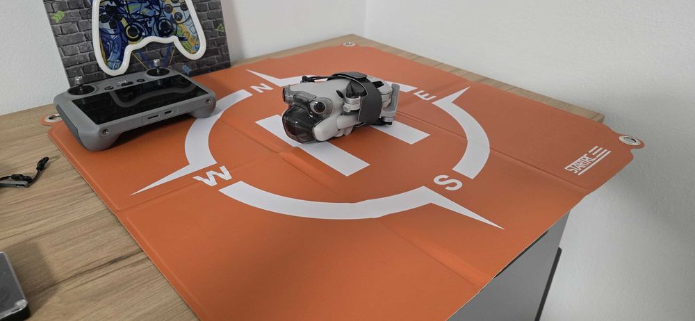 DJI Mini 4 Pro Fly More Combo – ca nou, doar 2 ore zbor.