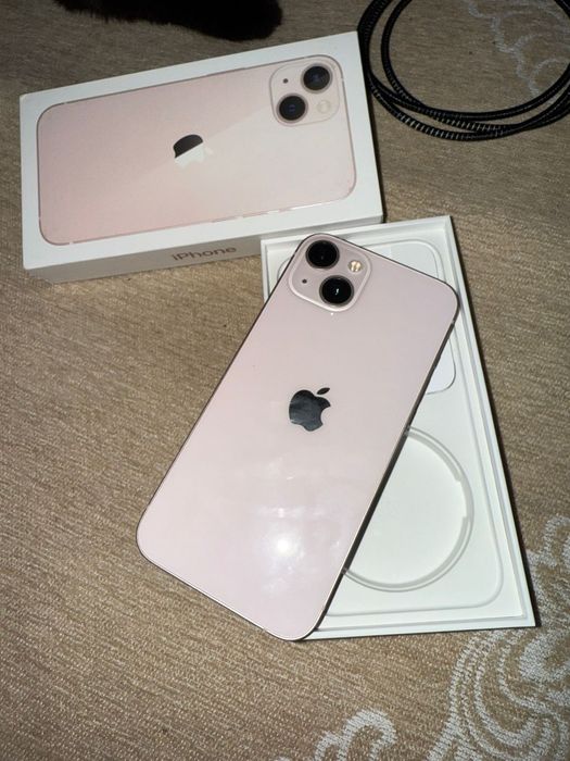 Продам iPhone 13, в хорошем состоянии