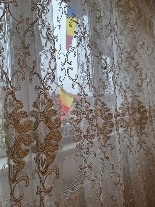 Perdea eleganta 8m alb cu auriu