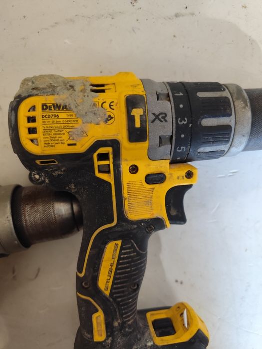 Безчетков акумулаторен винтоверт Девалт Dewalt DCD796