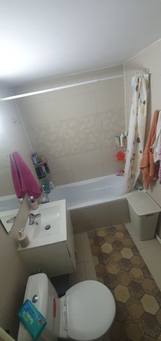 Apartament cu 2 camere, decomandat, 60mp