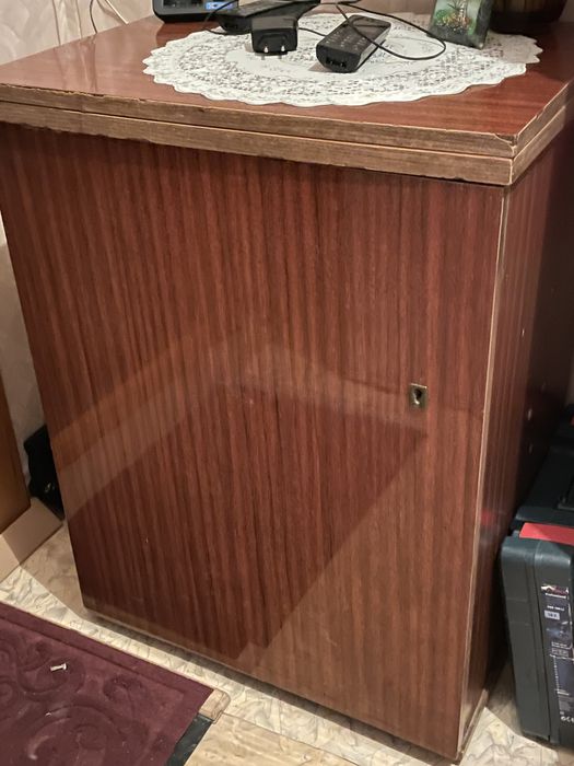 Продам швейную машинку