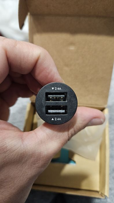 Vand incarcator de masina, microfon de birou, lanterna breloc