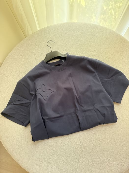 Продам футболку от Луи В.