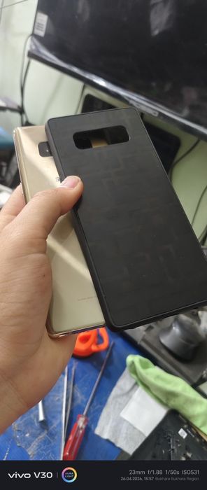 Samsung note 8     .
