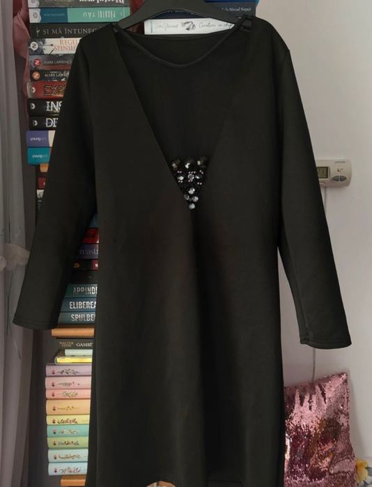 Rochi neagră elegantă