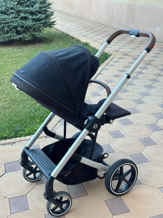 Коляска в отличном состоянии Cybex