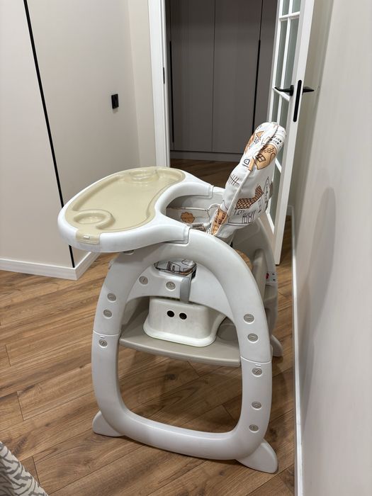 Продам детский стульчик - трансформер для кормления.