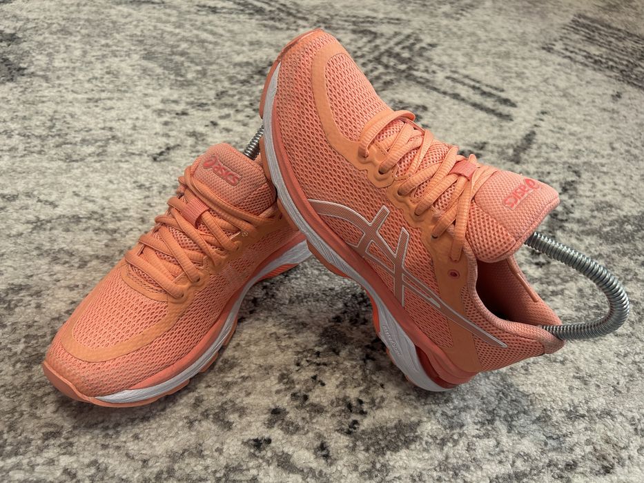 Asics nr 36 int 23 cm pret 100 lei