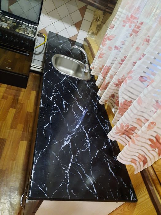 Кухонная мебель основание мдф, фасад акрил состояние аккуротно