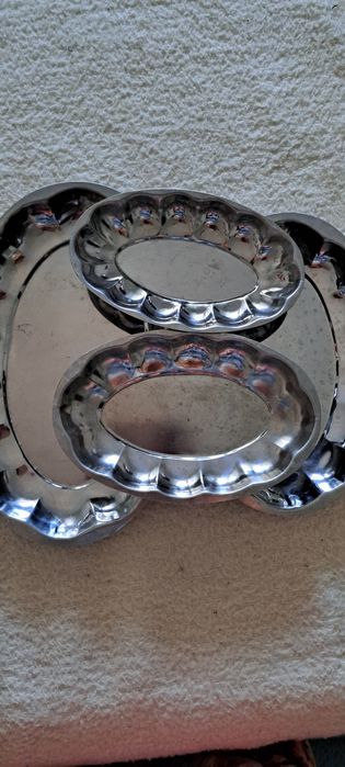 Vind 4 platouri de marimi diferite