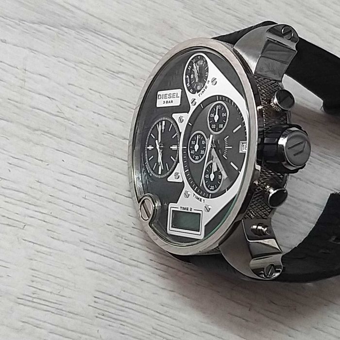 Diesel часовник оригинален