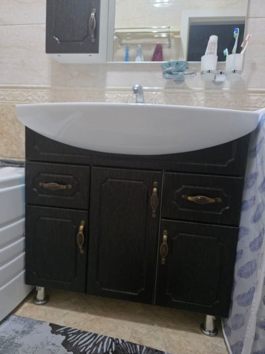 Раковина с тумбой продаётся