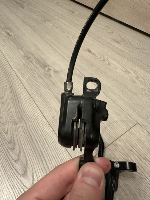 Frane shimano BL-MT200 pe disc față/spate