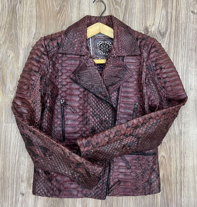 Кожаная куртка из питона