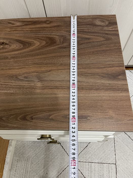 Прикроватная тумбочка